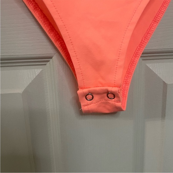 Reoria Bodysuit - Picture 4 of 4